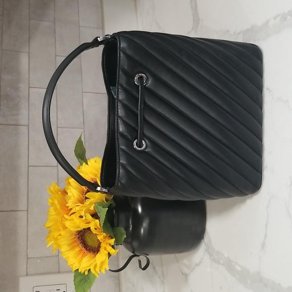 Michael Kors Suri Black Quilted Bucket Crossbody NWT - Picture 3 of 10